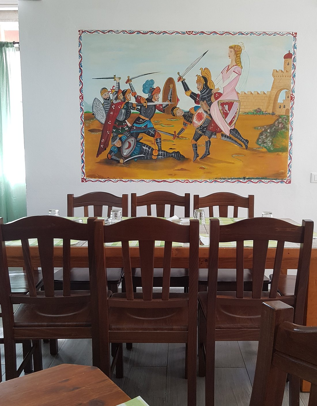 Sala con murale medievale siciliano